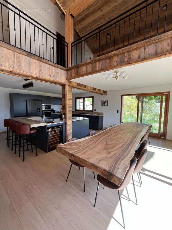 Exclusivité - Chalet - 2 logements - Bourg-St-Maurice - photo 17