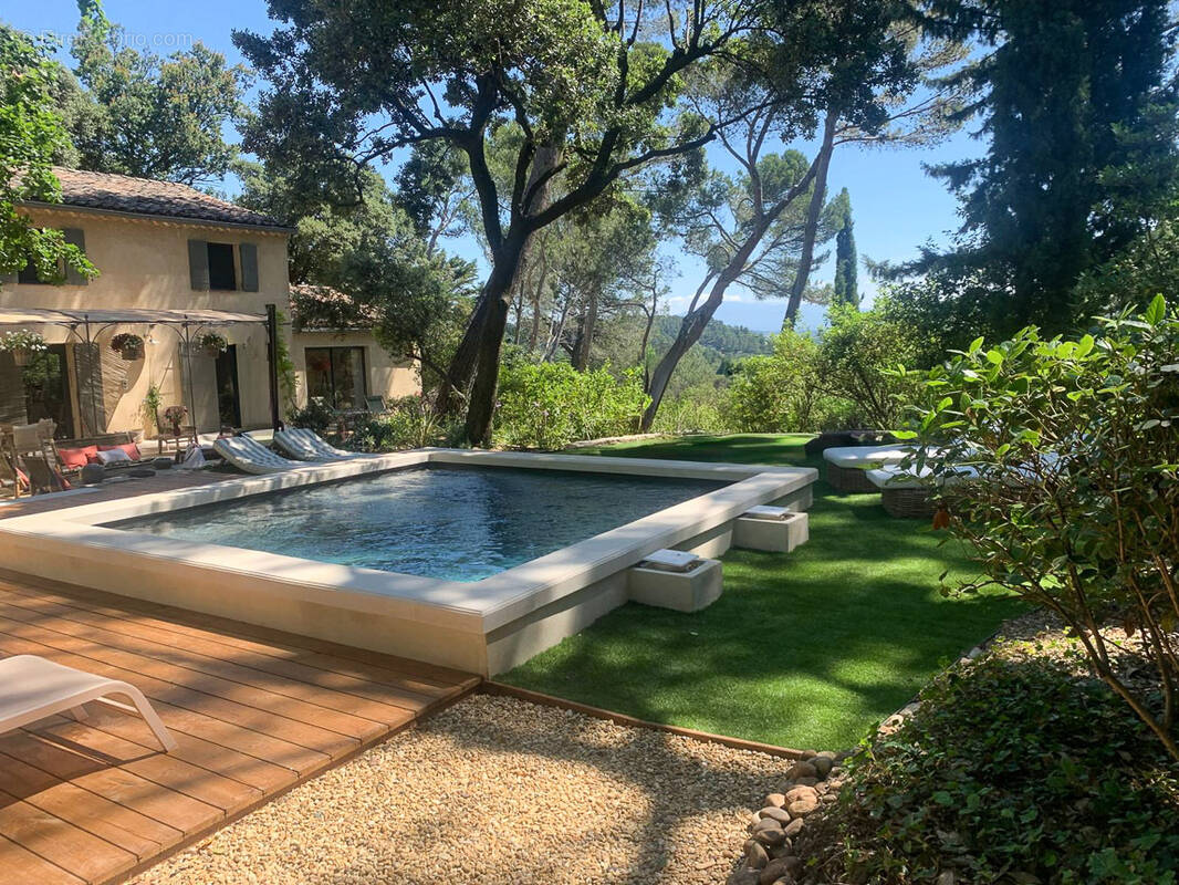 Maison à VILLENEUVE-LES-AVIGNON