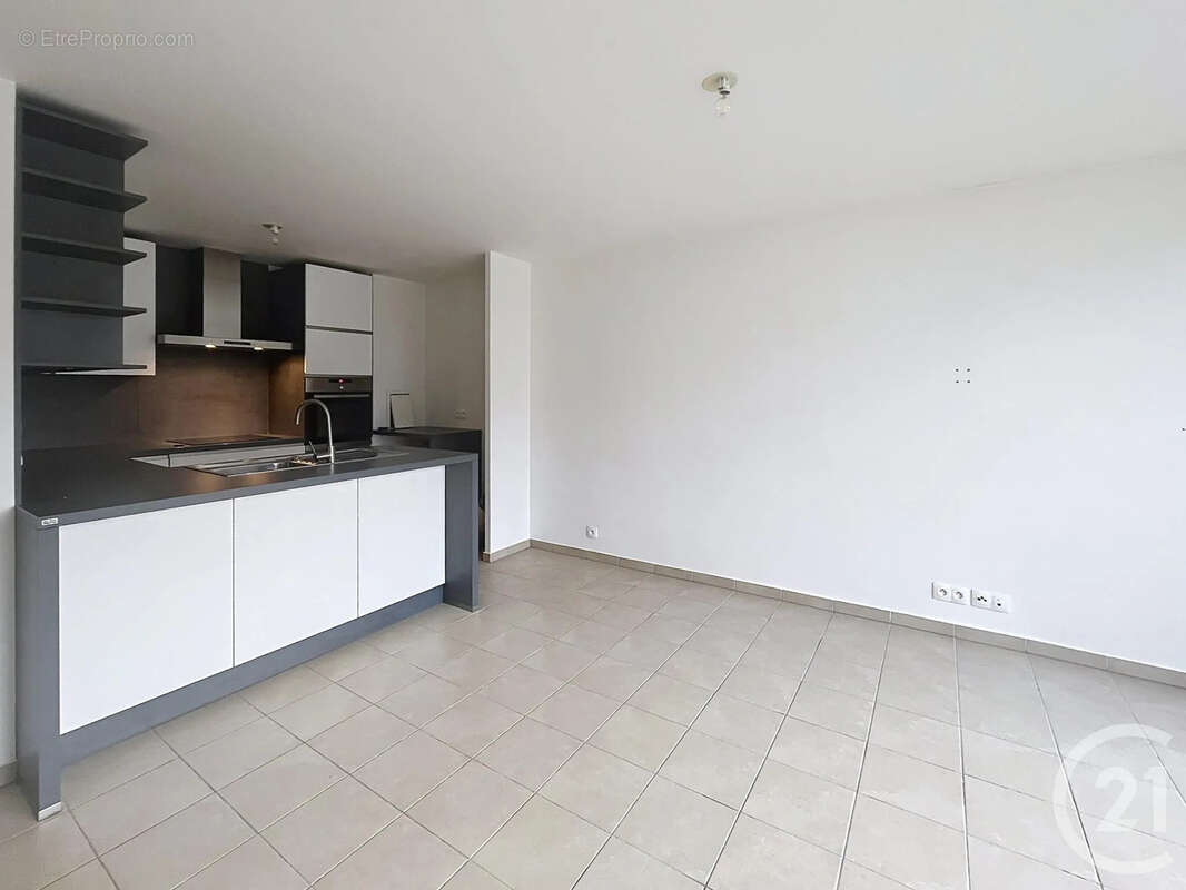 Appartement à BRIE-COMTE-ROBERT