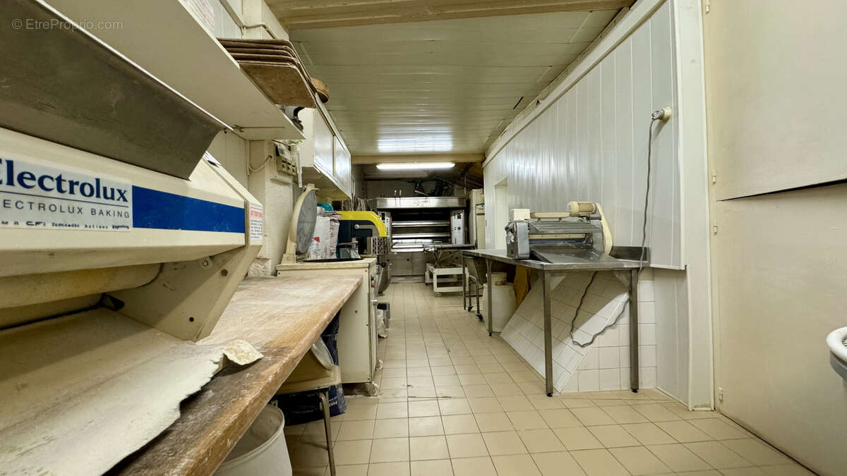 Commerce à SAINT-YORRE