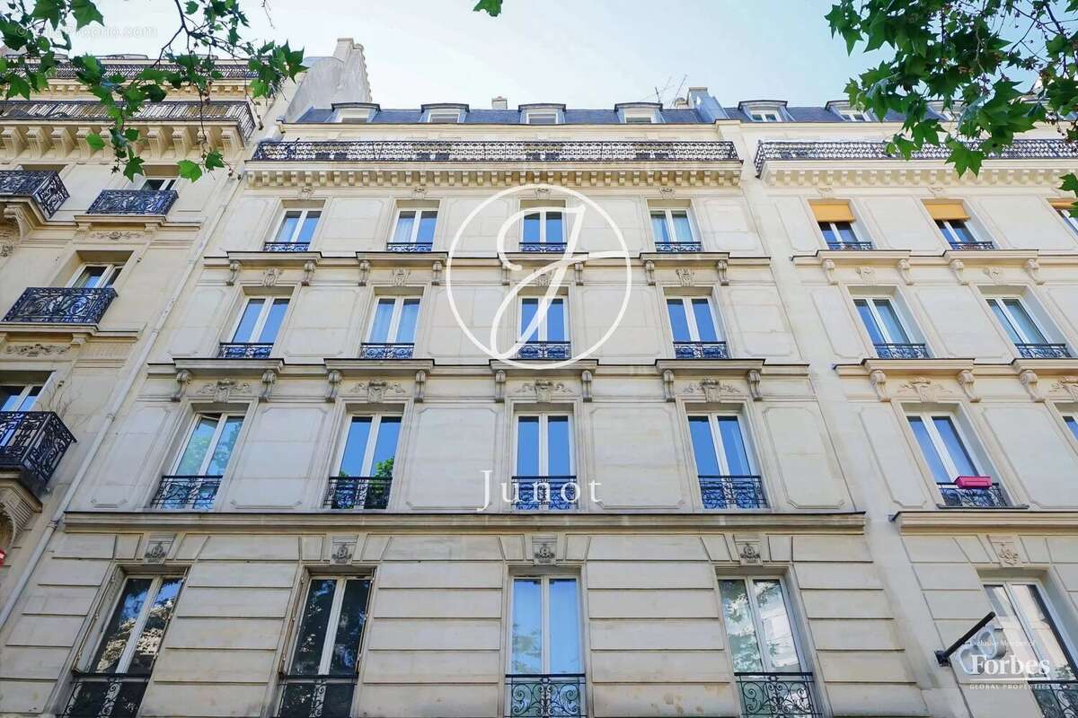 Appartement à PARIS-7E
