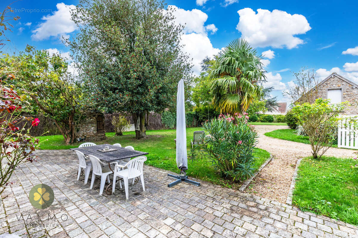 Maison à BAZAINVILLE