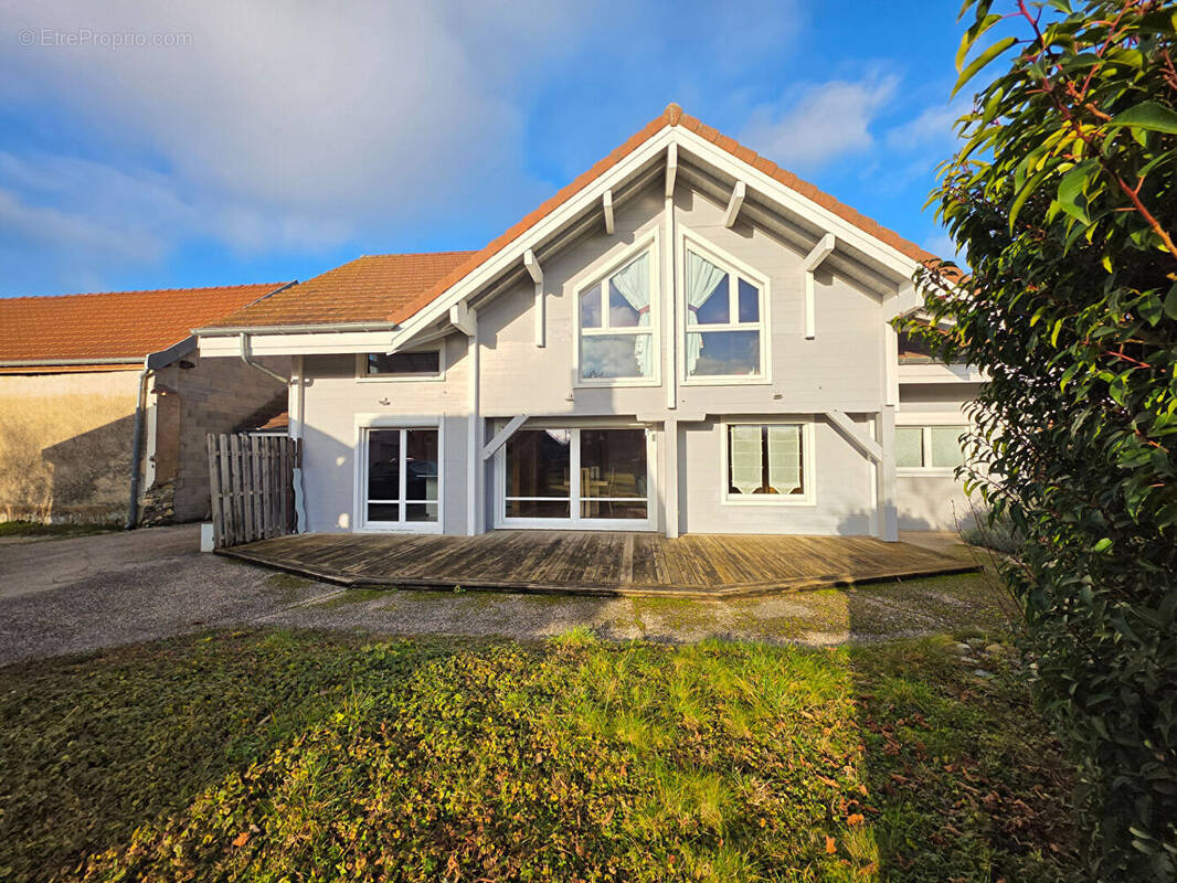 Maison à ARC-SUR-TILLE