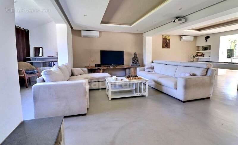 Maison à AMBARES-ET-LAGRAVE