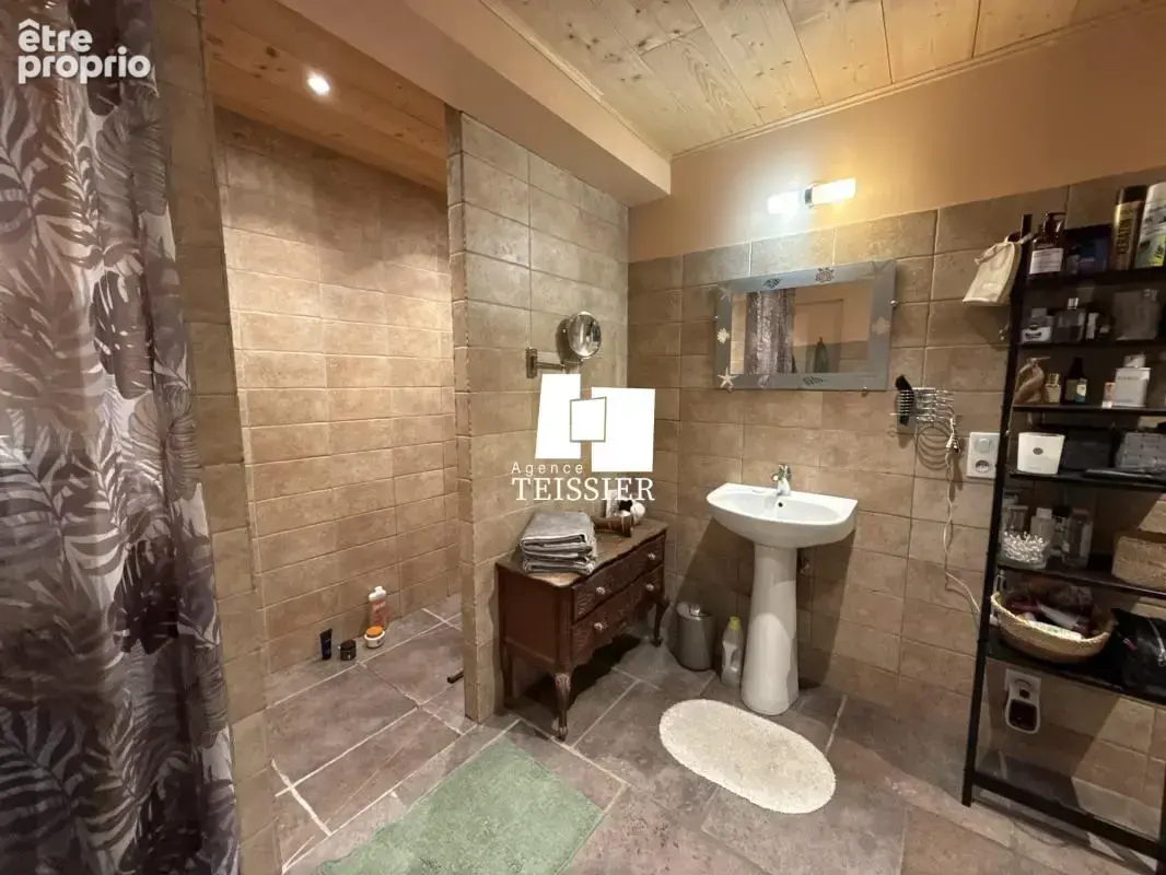 Maison familiale avec piscine à Chambonas - 182 m² - photo 17