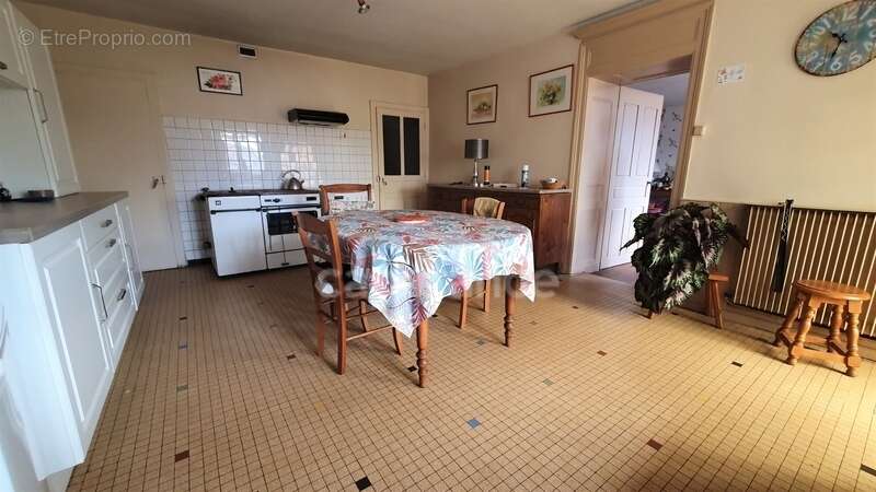 Maison en pierre 4 pièces de 120m² DAMPIERRE LES CONFLANS (70) - photo 4