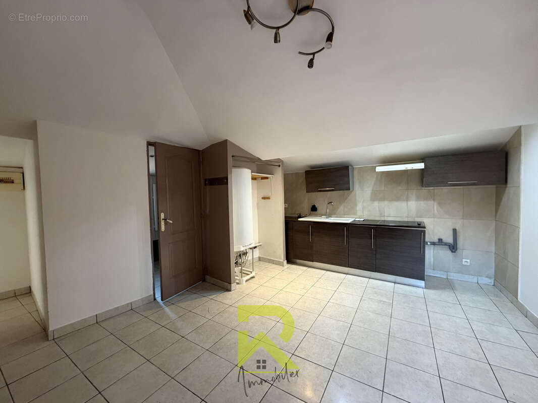 Immeuble de rapport  loue 5 logements - photo 10