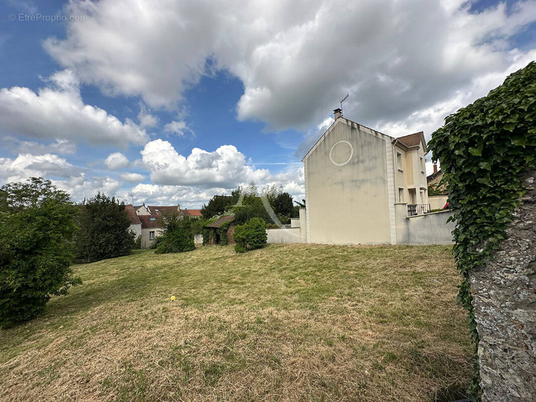 Terrain à TRIEL-SUR-SEINE