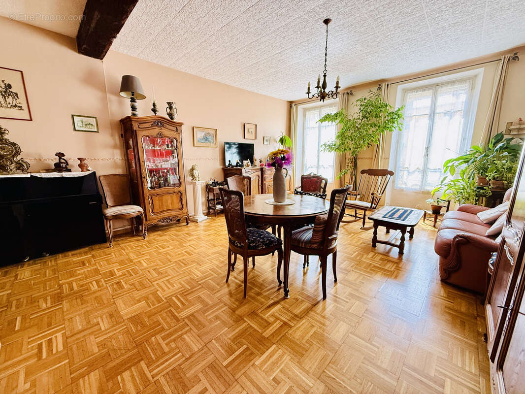 Lépante / Carabacel : 5 pièces lumineux avec charme de l’ancien - photo 15