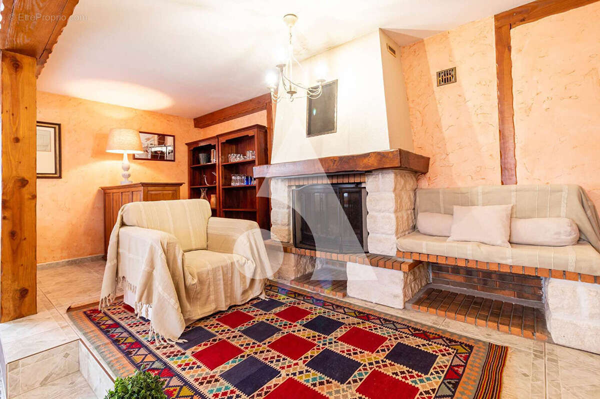 Maison à SAINT-JUST-LUZAC