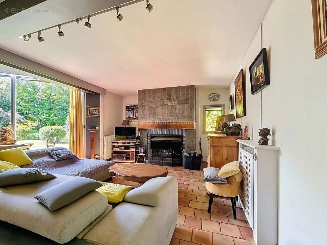 Maison à EQUEMAUVILLE