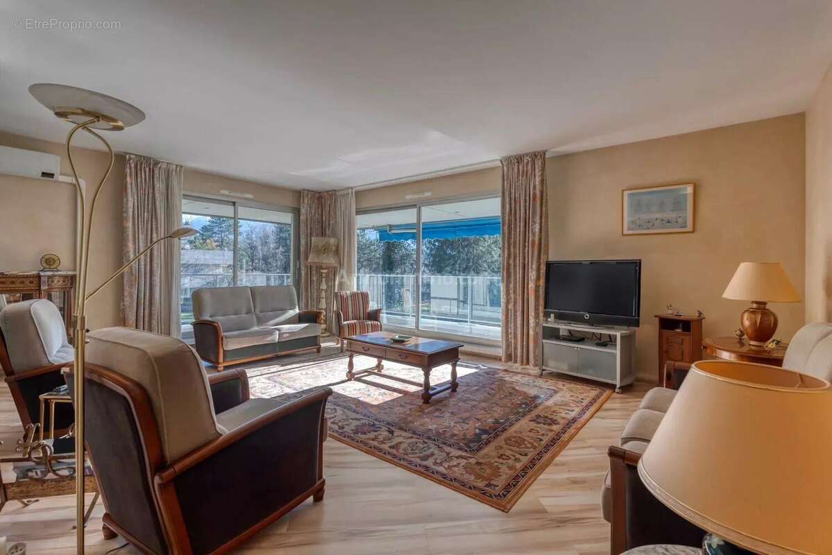 Appartement à MEYLAN