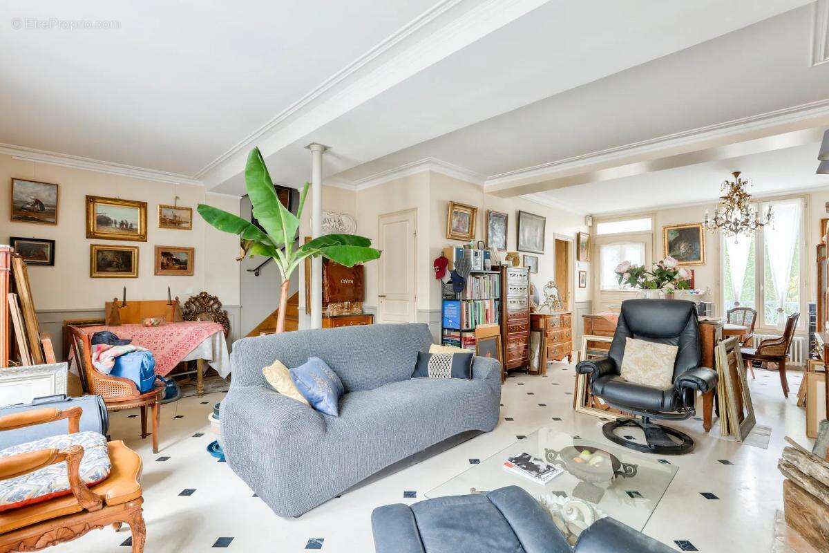 Maison à VILLENEUVE-LA-GARENNE