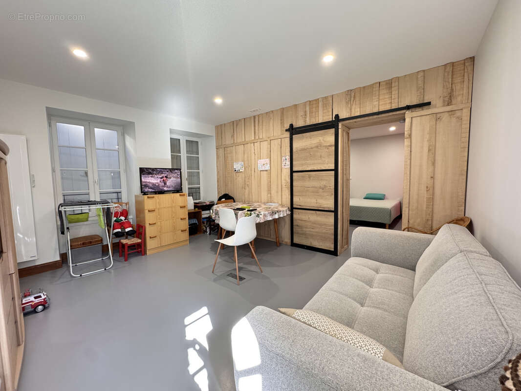 Appartement à BARBEZIEUX-SAINT-HILAIRE