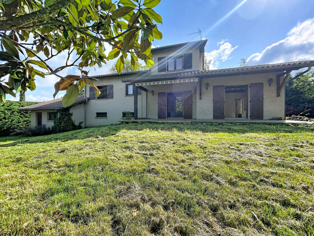 Maison à SAINT-GENIS-LAVAL