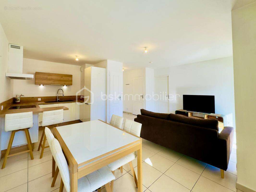 Appartement à LA ROCHE-SUR-FORON