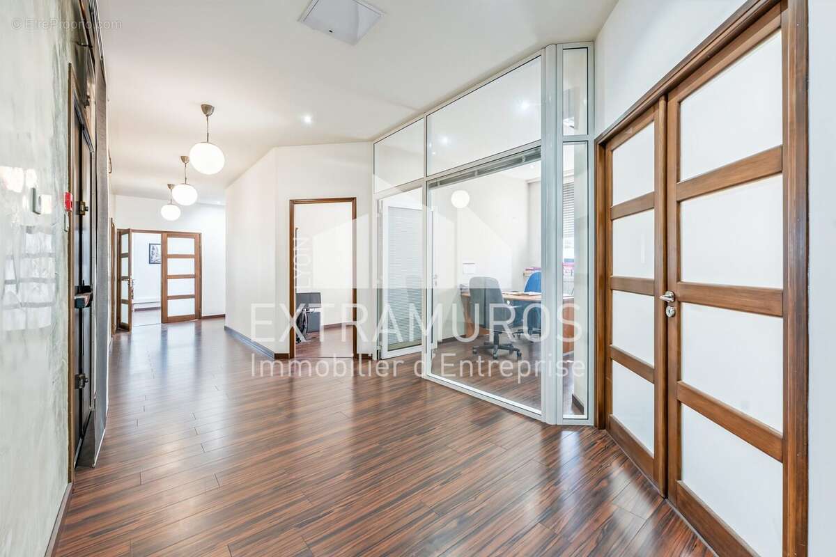 Commerce 224 m² à Lyon-3e  - photo 2