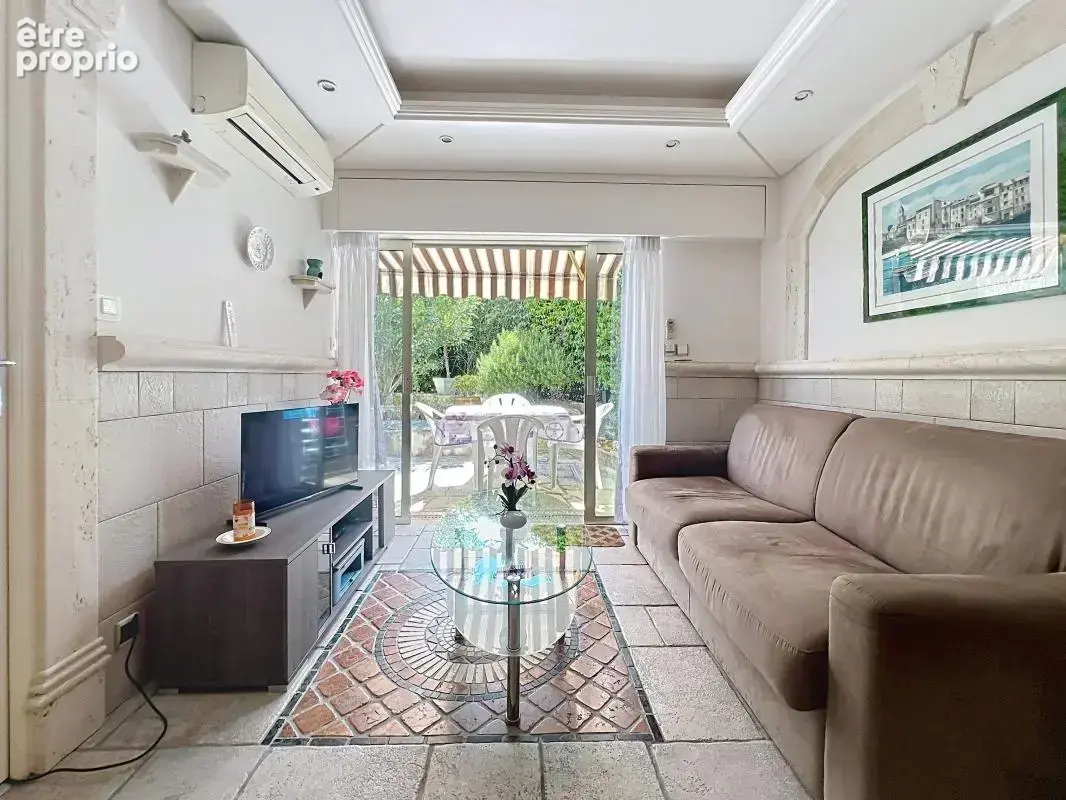 2/3 pièces en rez-de-jardin avec garage et cave dans une résidence de standing avec piscine - photo 2