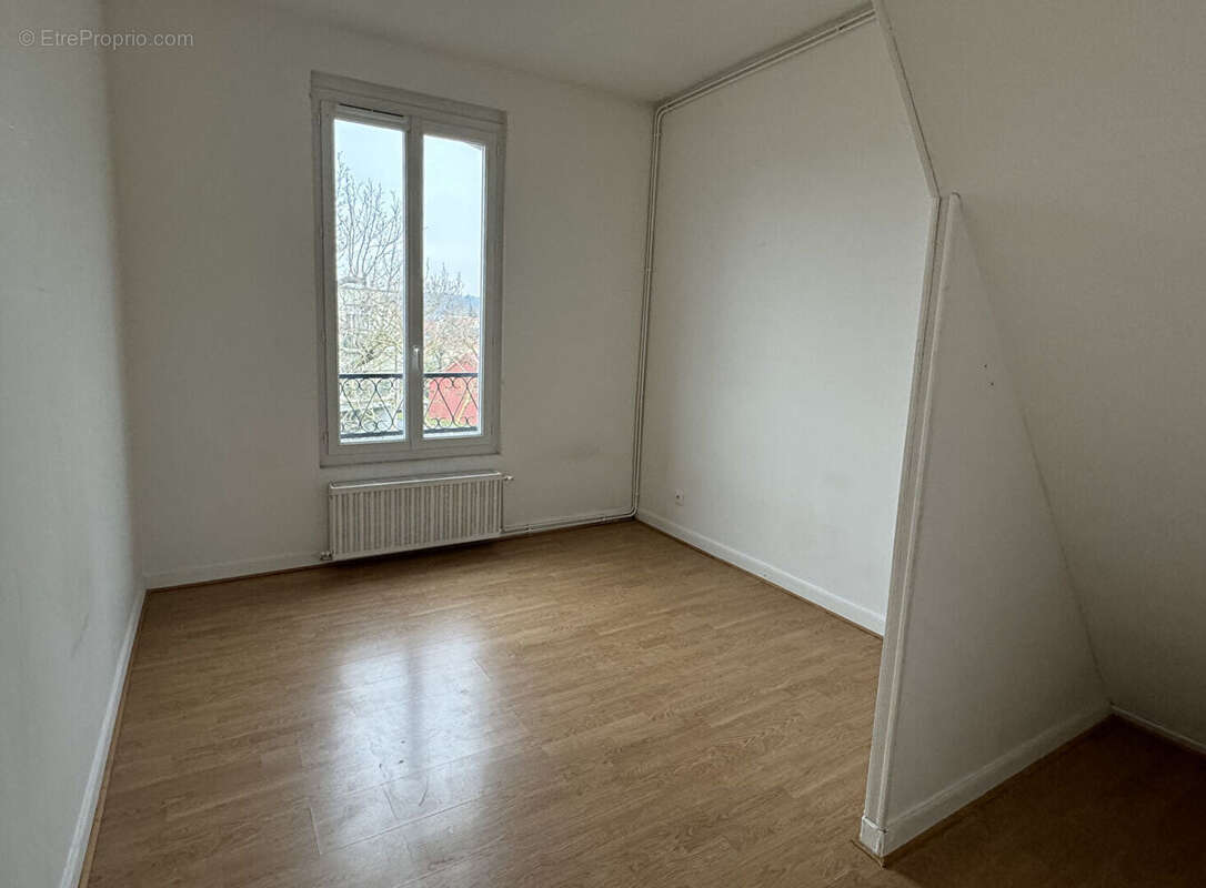 Appartement à SAINT-REMY-SUR-AVRE