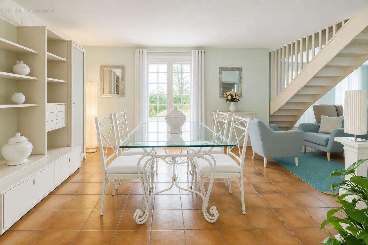 Maison à LA SELLE-SUR-LE-BIED
