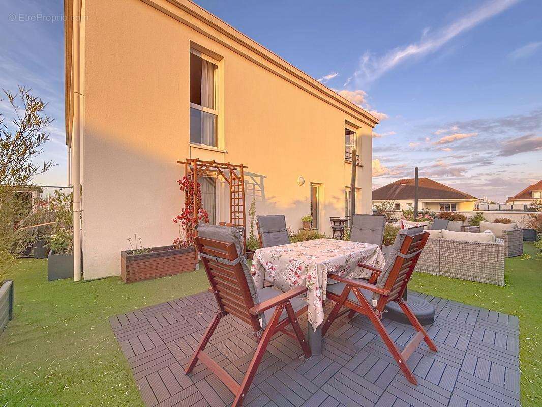 Appartement à MONTIGNY-LE-BRETONNEUX