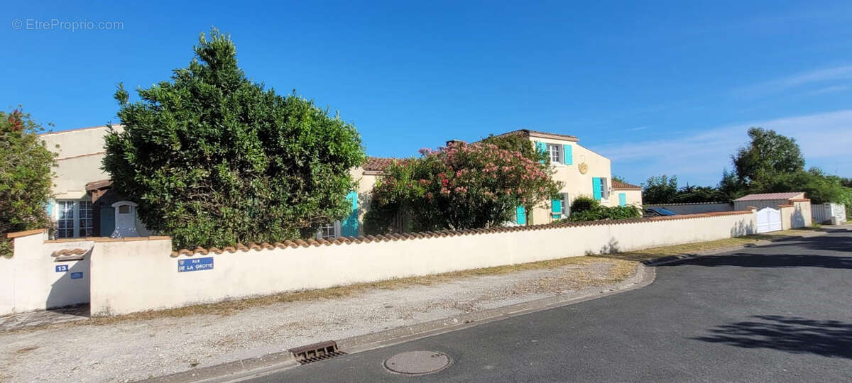 Maison à LA BREE-LES-BAINS