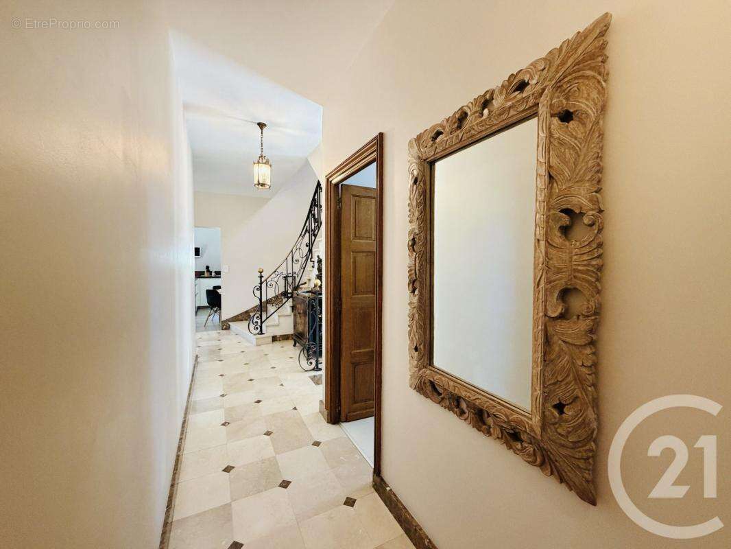 Maison 189 m² à Saint-Priest-Taurion  - photo 12
