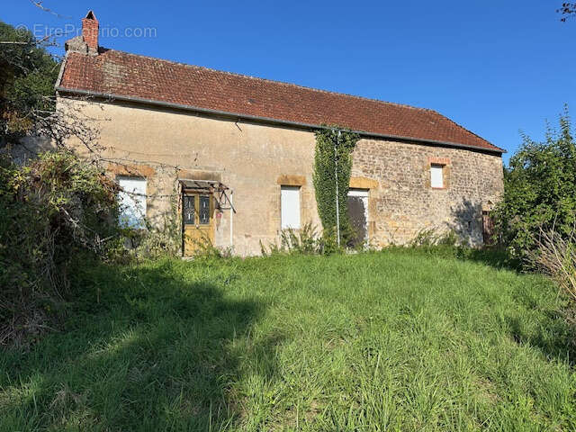 Maison à POUQUES-LORMES