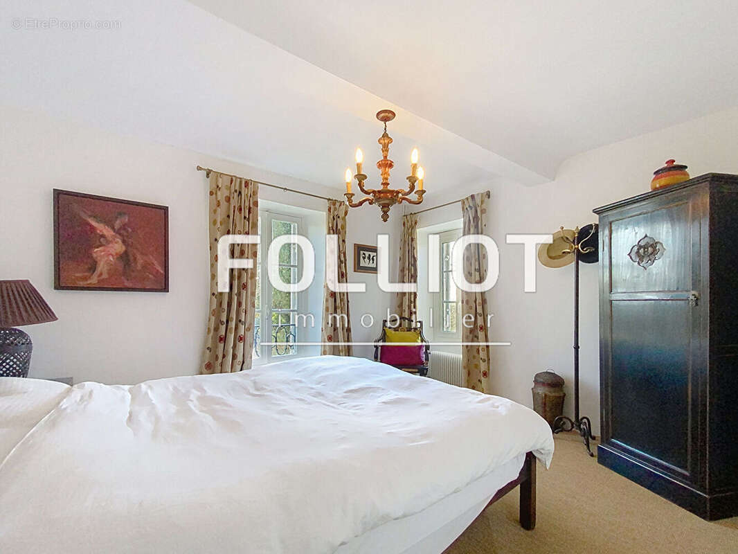 Maison à COURVAUDON