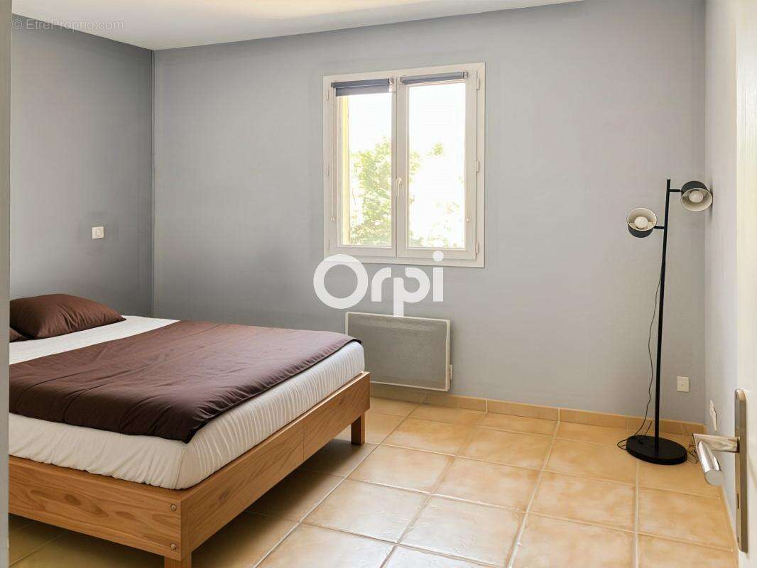 Villa T6 de 168 m2 de plain pied, jardin, piscine, garage - photo 11