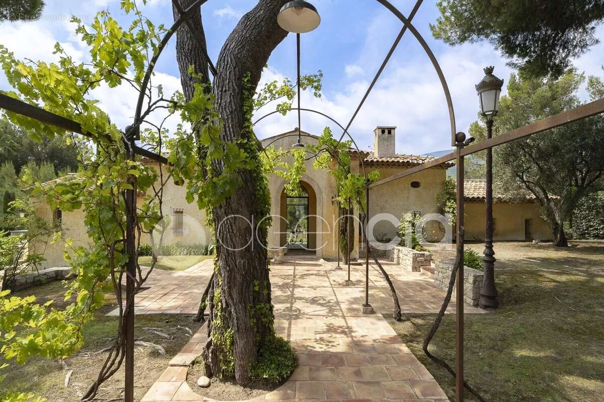 Maison à CARROS