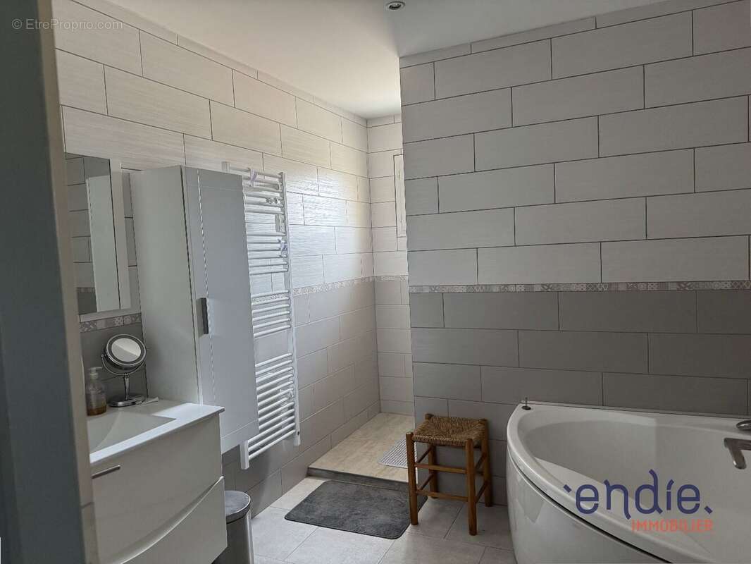 Maison à MORNAY-SUR-ALLIER