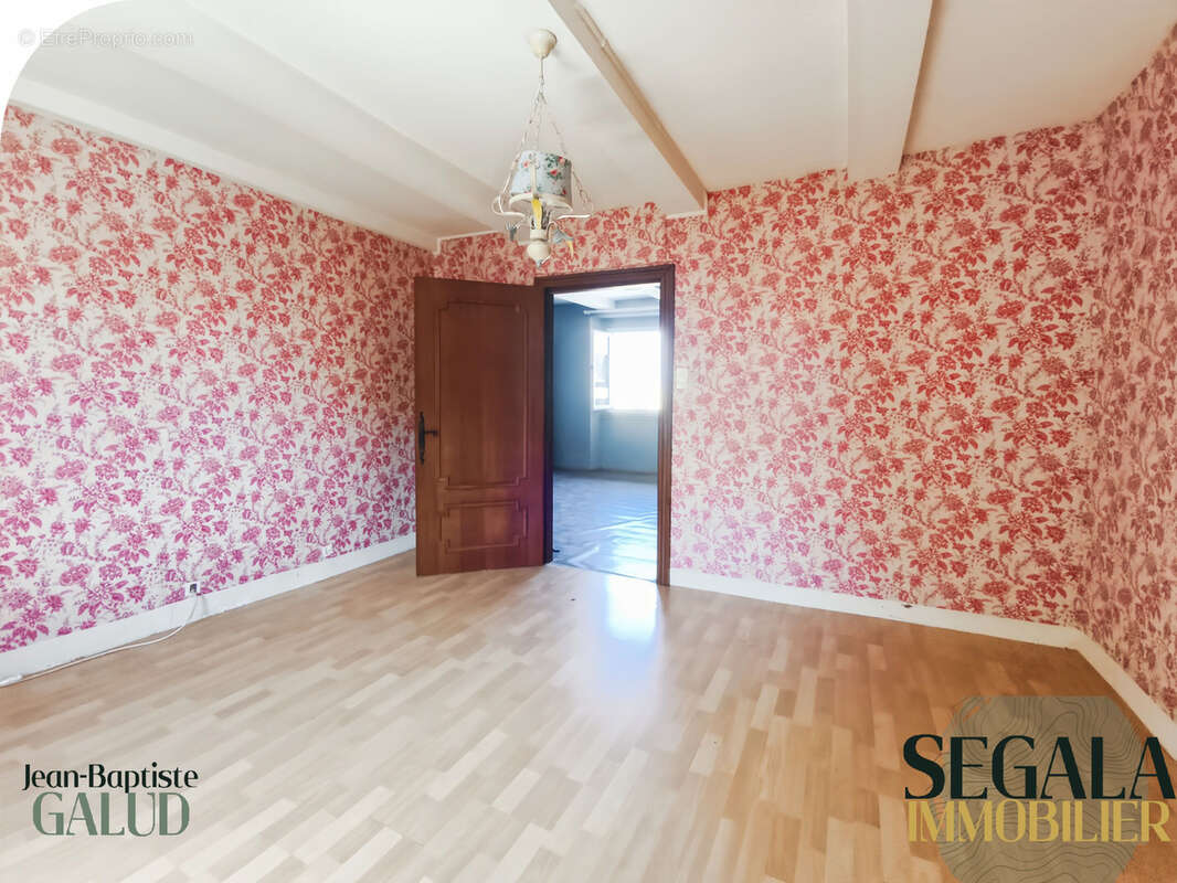 Maison de village de 82 m2 avec deux chambres, jardin et vue dégagée - photo 7