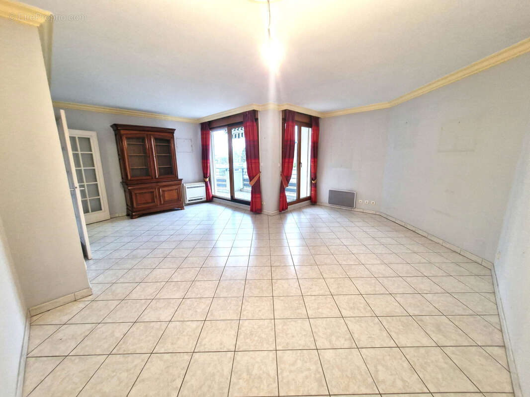 Appartement à BRON