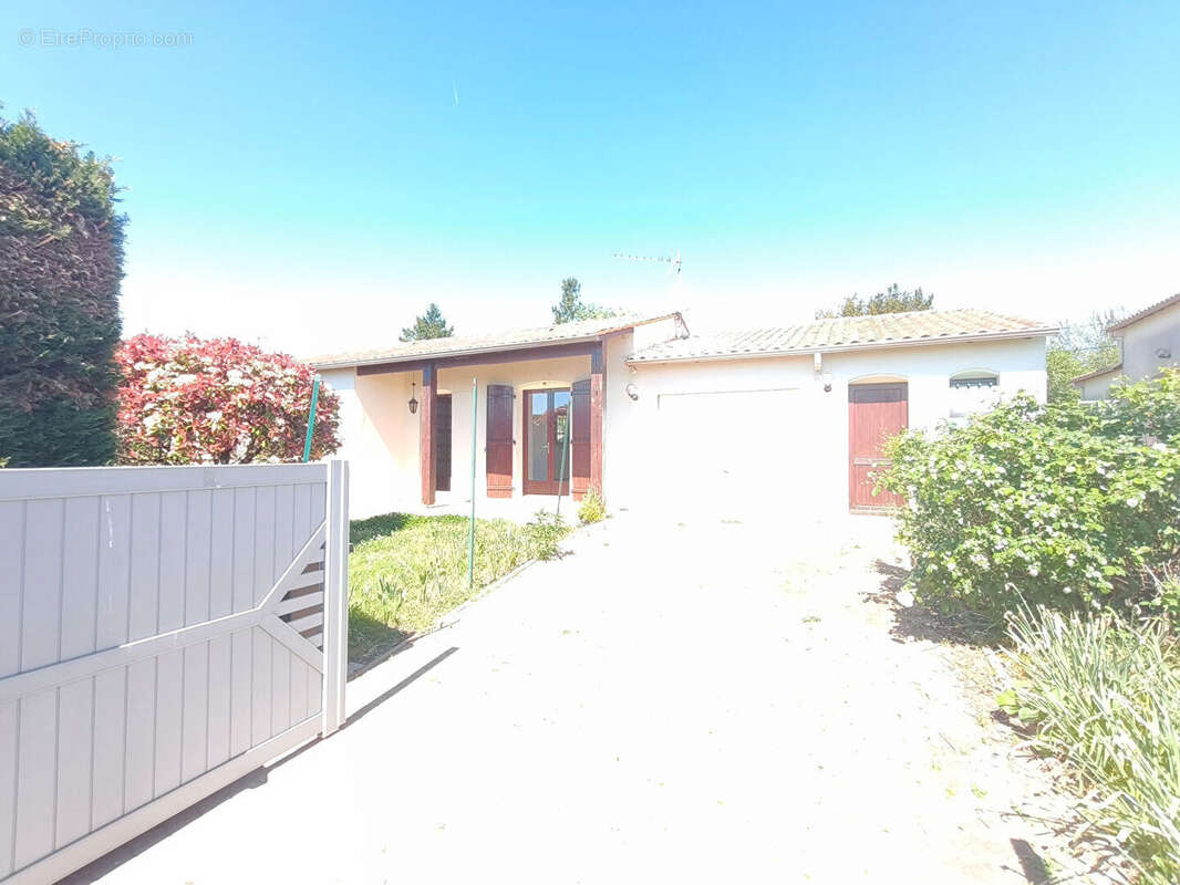 Maison à SAINTES
