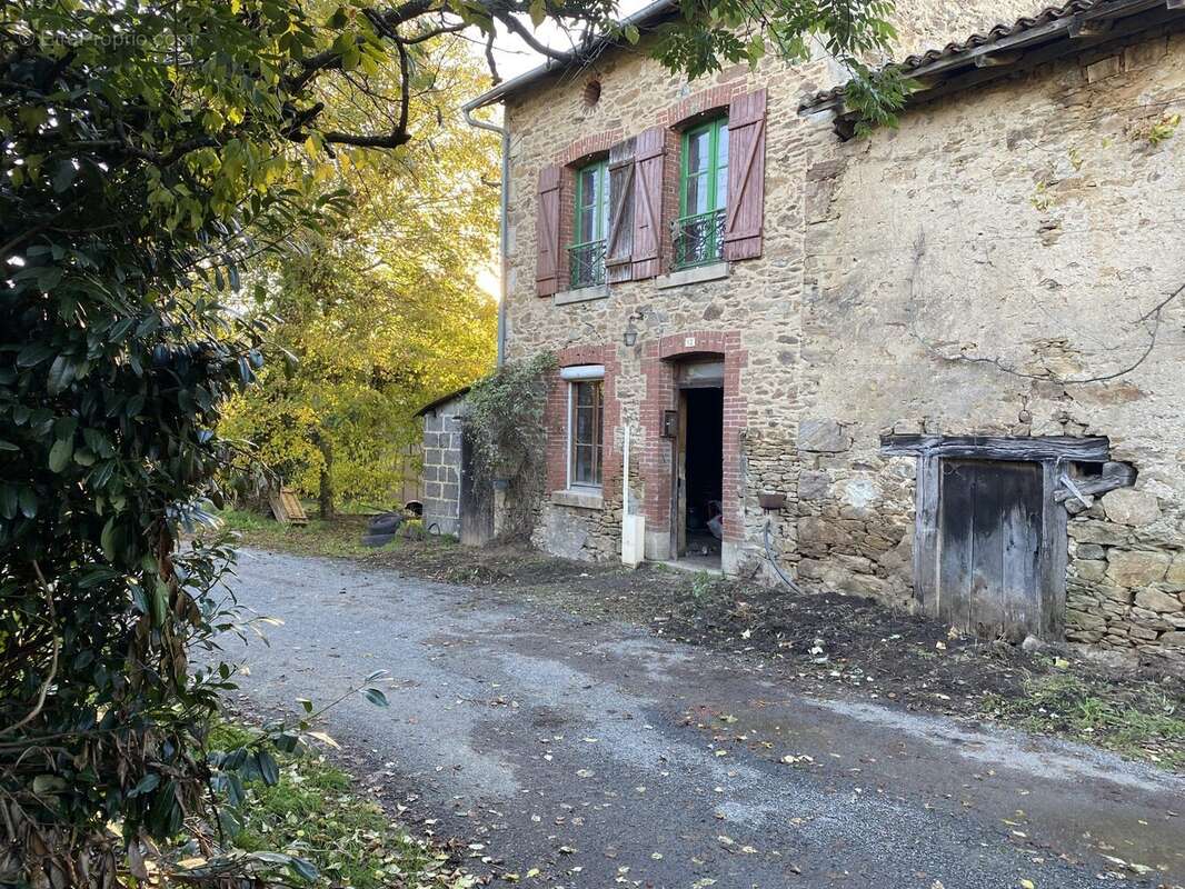 Maison à NEUVIC-ENTIER