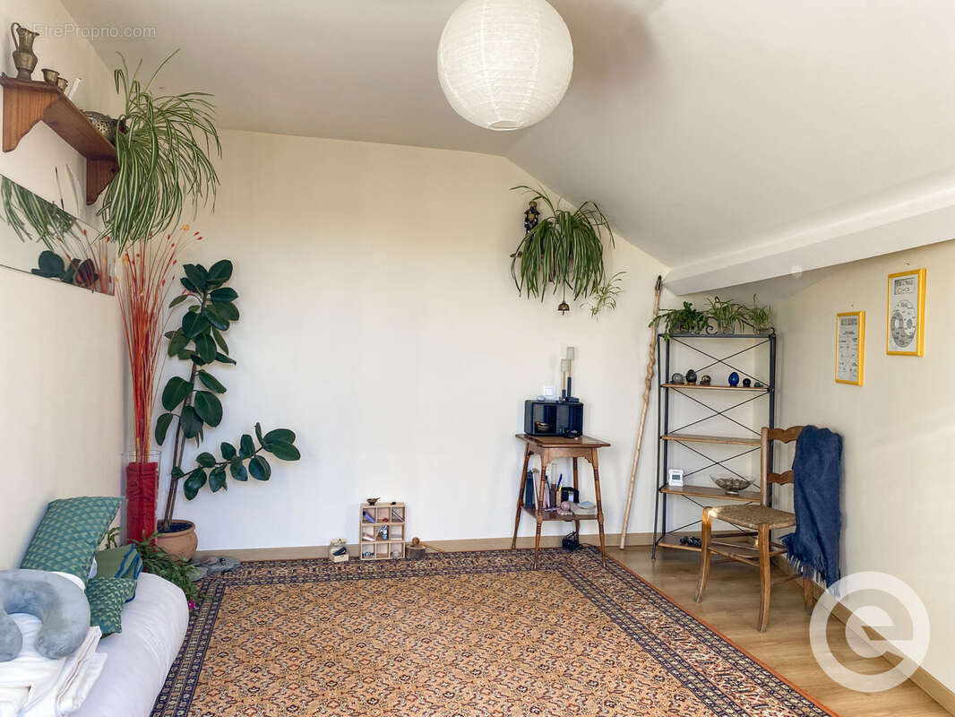 Maison à LA ROCHE-EN-BRENIL