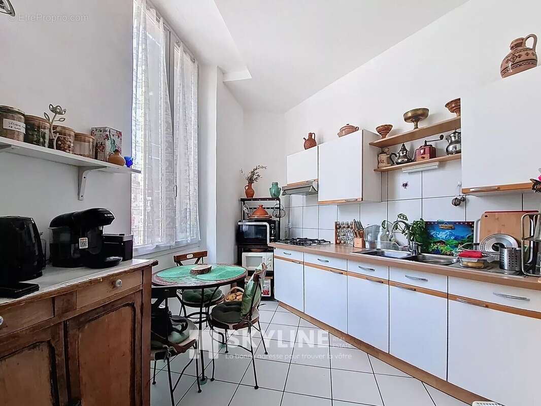Appartement à MARSEILLE-6E