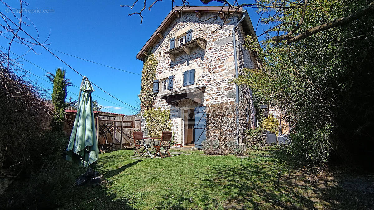 Maison à SAINT-HOSTIEN