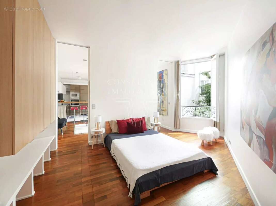 Appartement à PARIS-16E