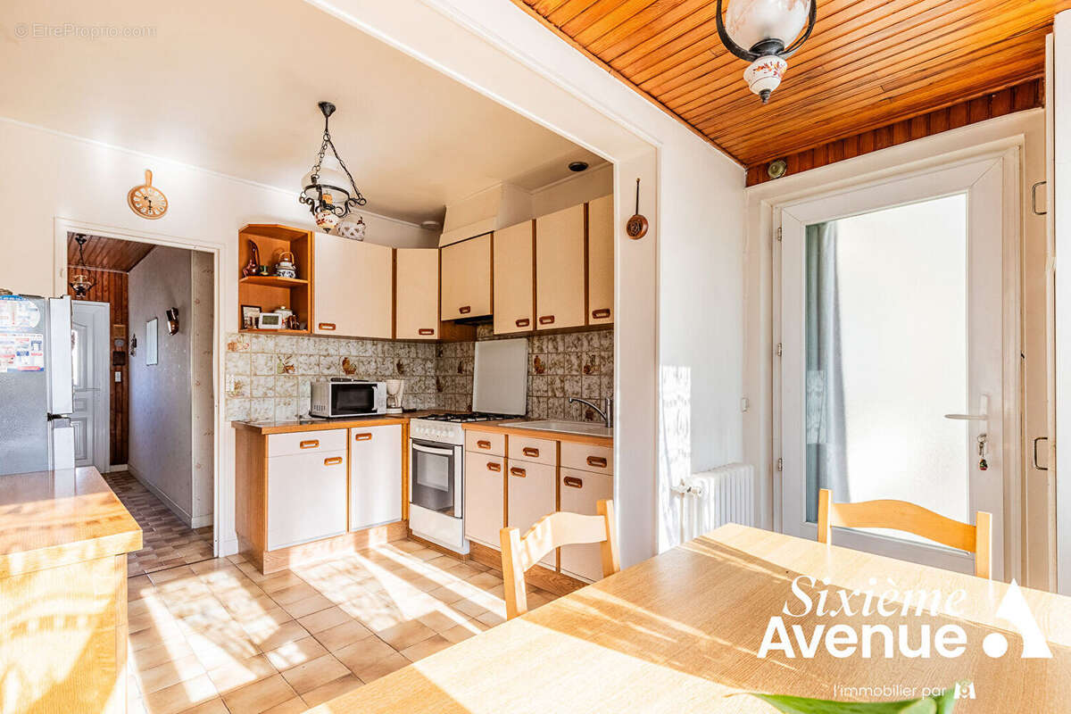 Maison à PARAY-VIEILLE-POSTE