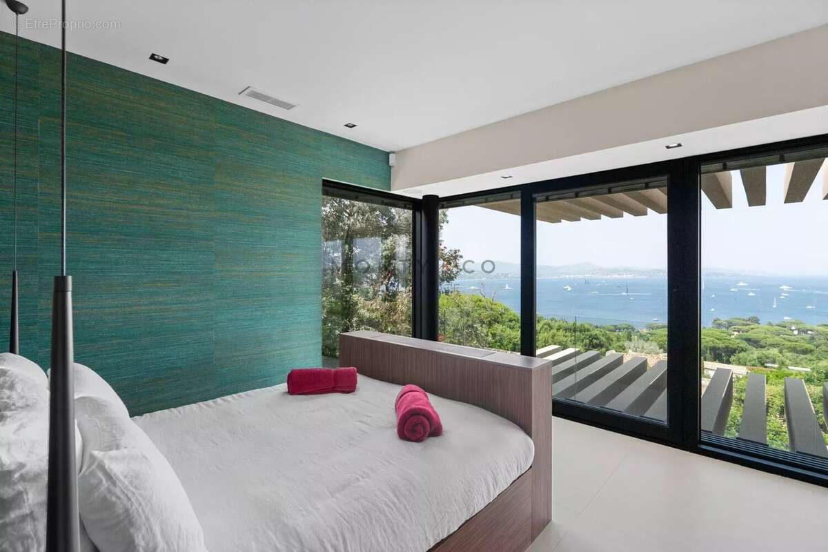Vue mer à couper le souffle –  Vente propriété contemporaine neuve dans un domaine exclusif aux portes de Saint-Tropez - photo 21