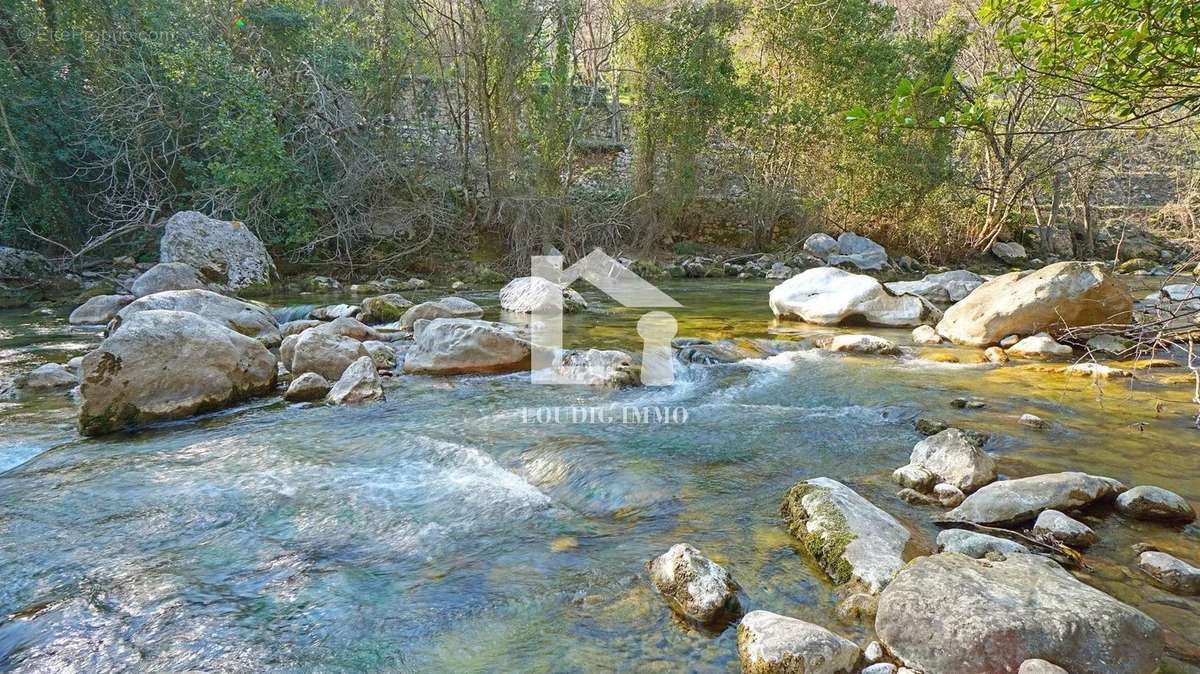 Maison à TOURRETTES-SUR-LOUP