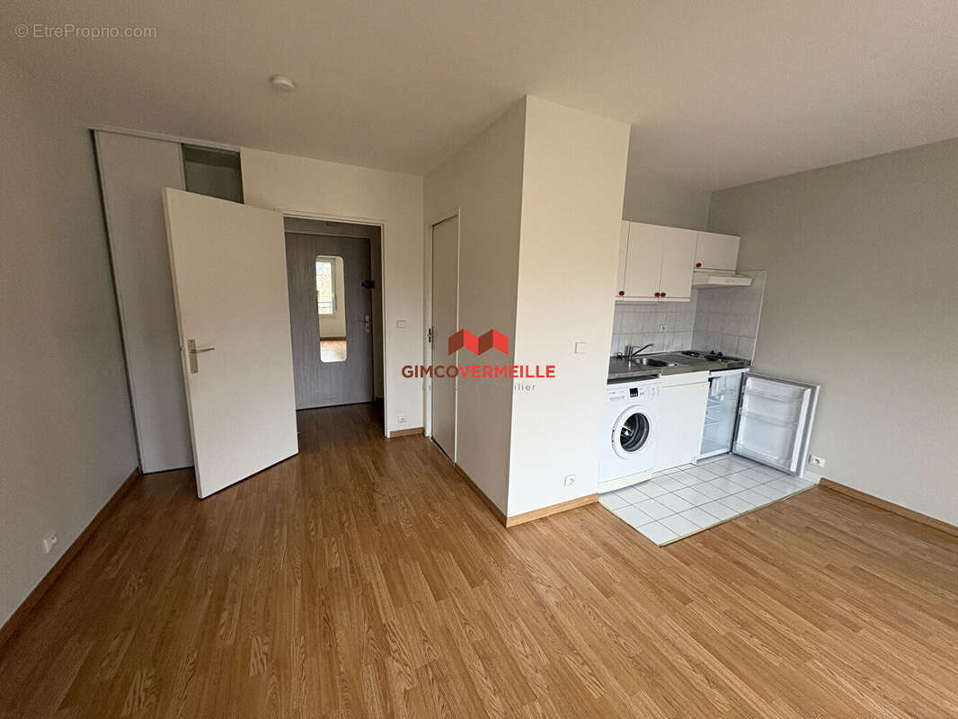 Appartement à VOISINS-LE-BRETONNEUX