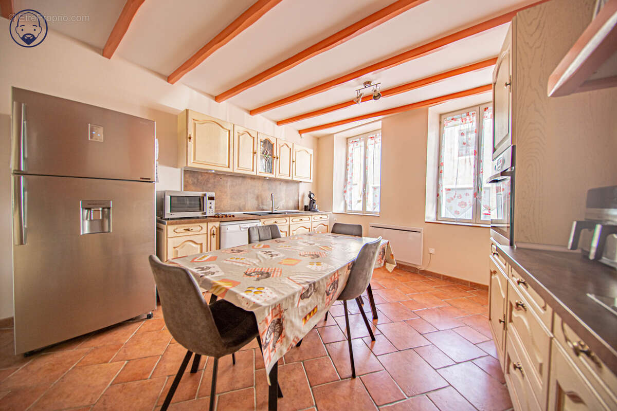 Maison à TREVERAY