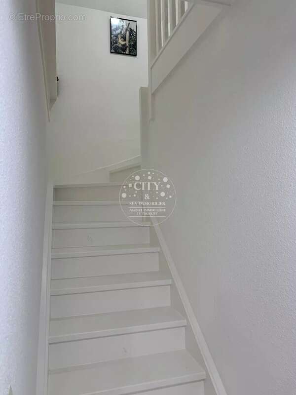 Secteur pinède - duplex traversant t3 avec terrasse - photo 12