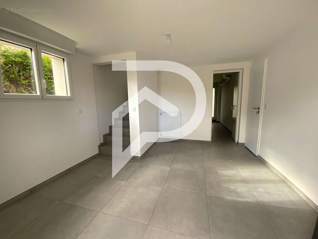 Maison à LES ESSARTS-LE-ROI