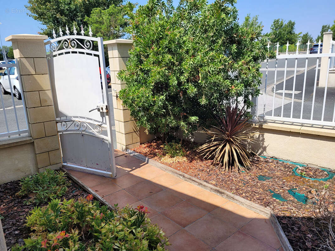 ROCHEFORT - Maison de  plain-pied  - 3 chambres - 2 garages - jardin - photo 2