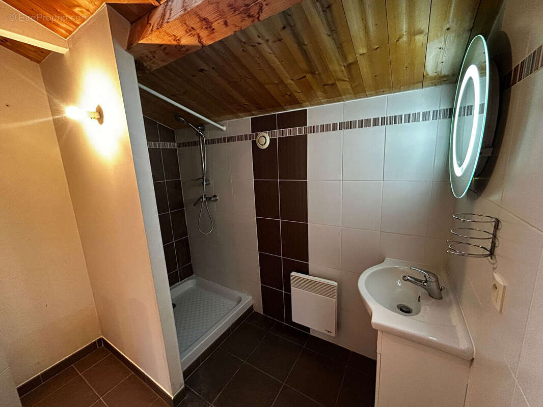 Maison à CROIX-CHAPEAU
