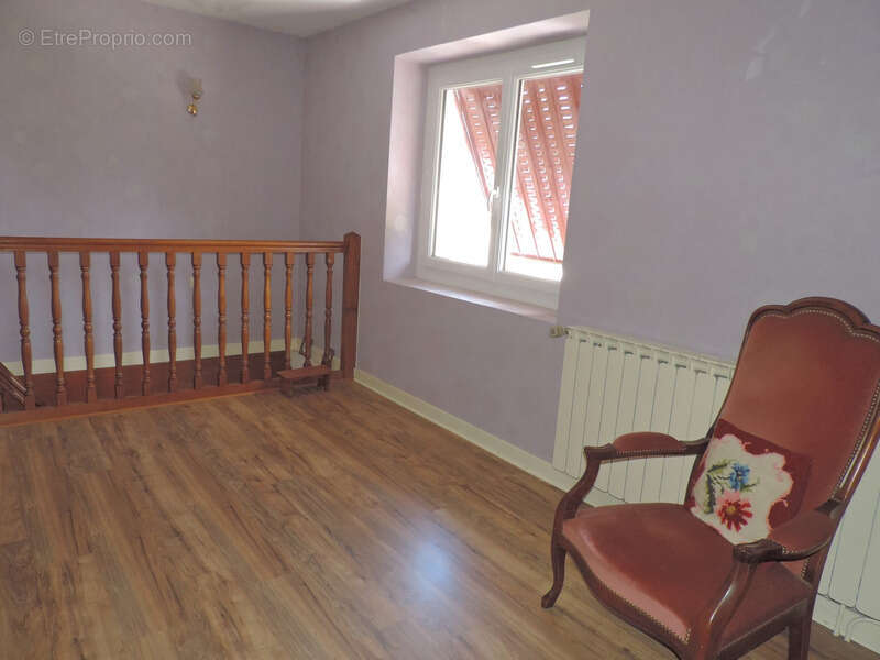 Dpt Ain (01), à vendre BOURG EN BRESSE, quartier Grand Challes, maison de 148 m² sur 2 niveaux (possibilité 2 logements indépend - photo 6